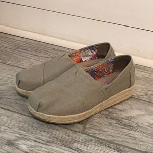 Bobs wedge oatmeal colored size 7.5